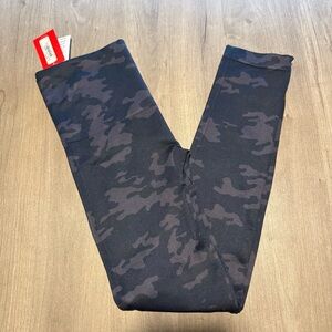 Spanx Look At Me Now NWT camo seamless leggings size M